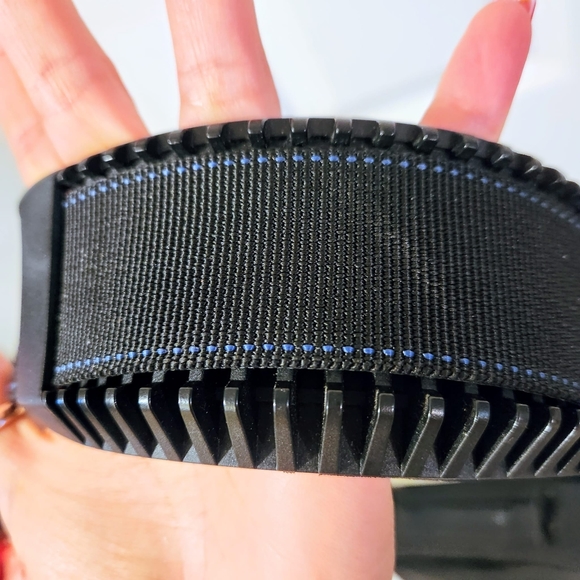 Travelpro Canvas Crossbody Laptop Case Black - Picture 6 of 12